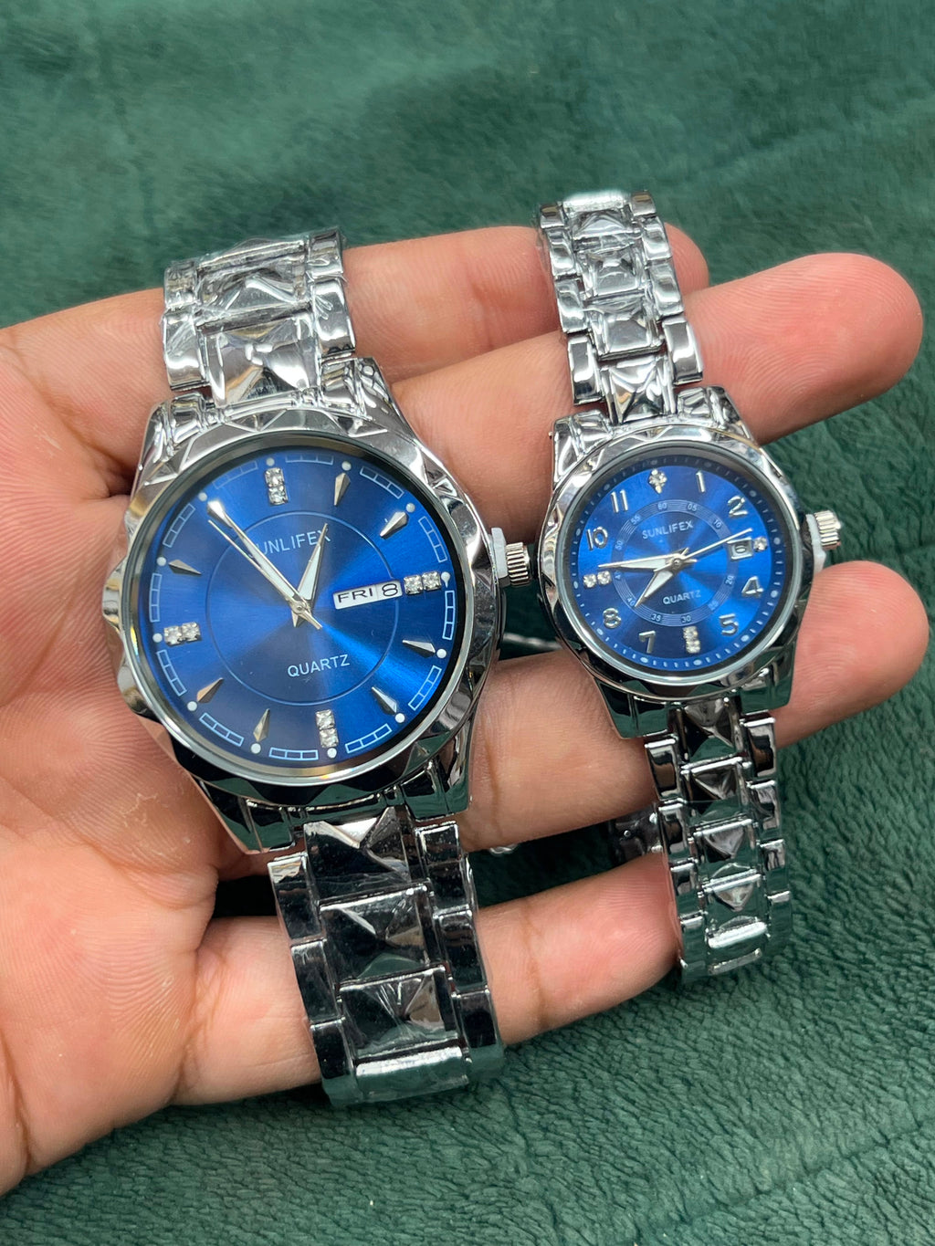 Primary Title: Elegant Citizen Style Open-Heart Couple Watch Set