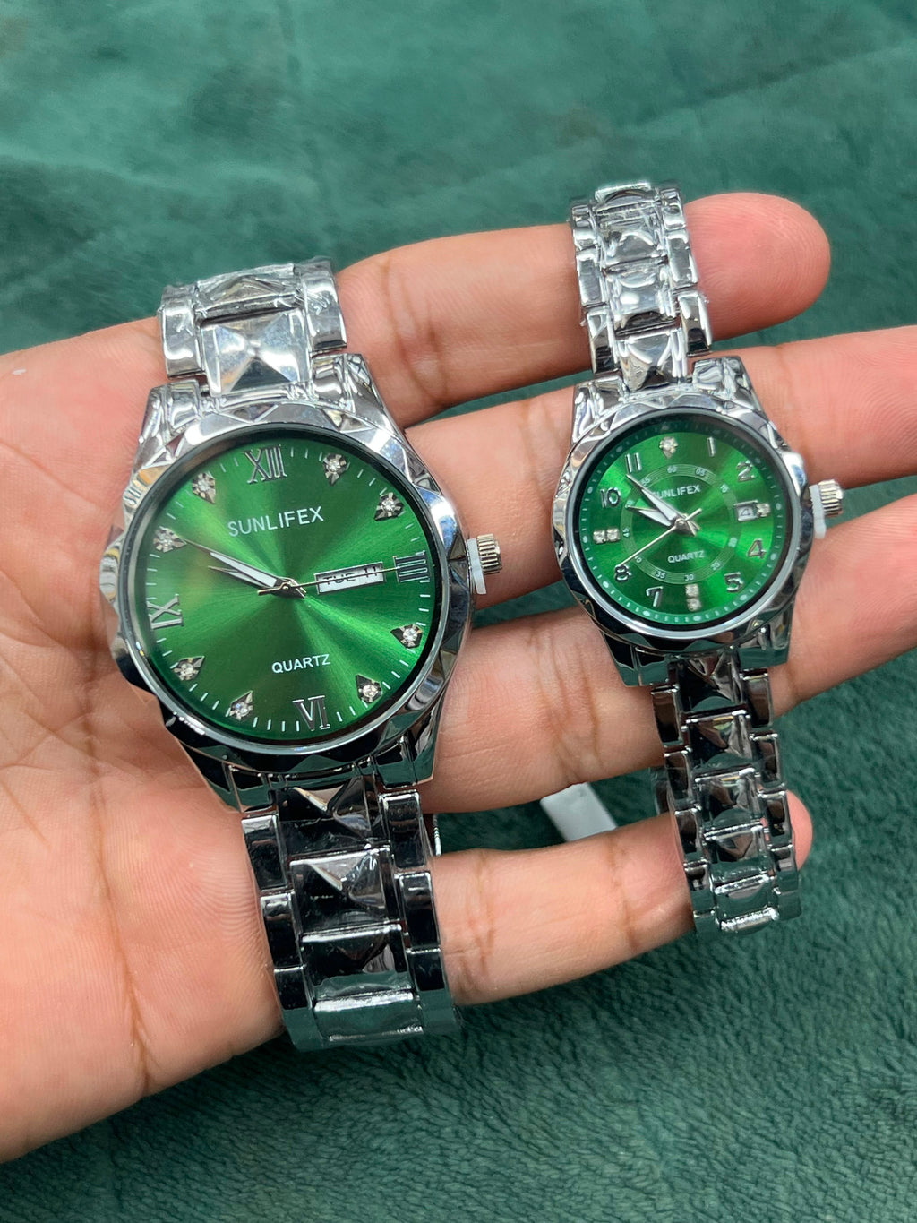 Primary Title: Elegant Citizen Style Open-Heart Couple Watch Set