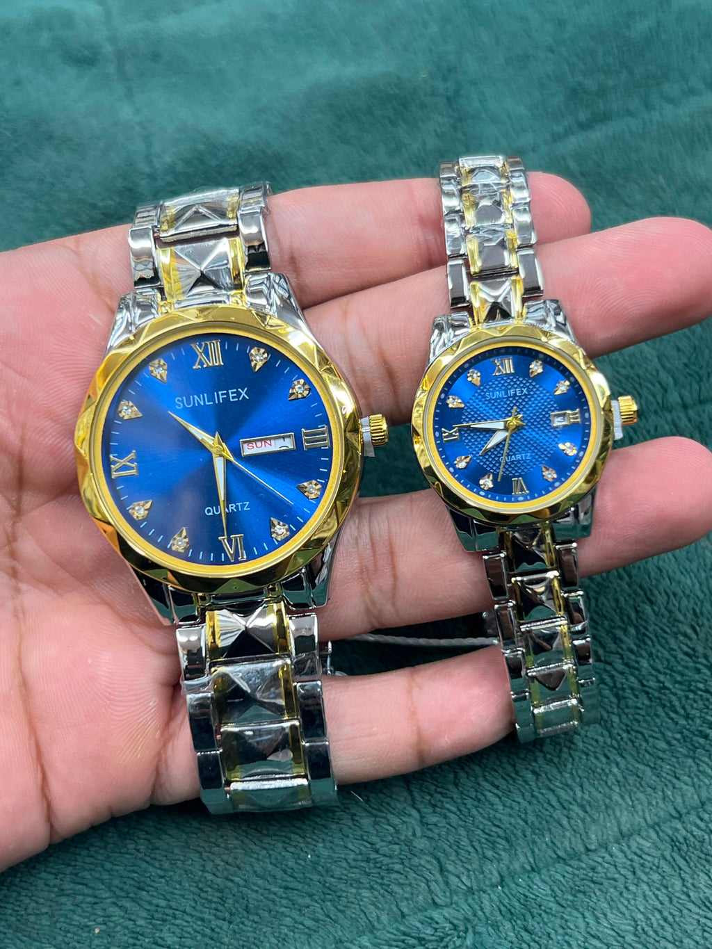Primary Title: Elegant Citizen Style Open-Heart Couple Watch Set