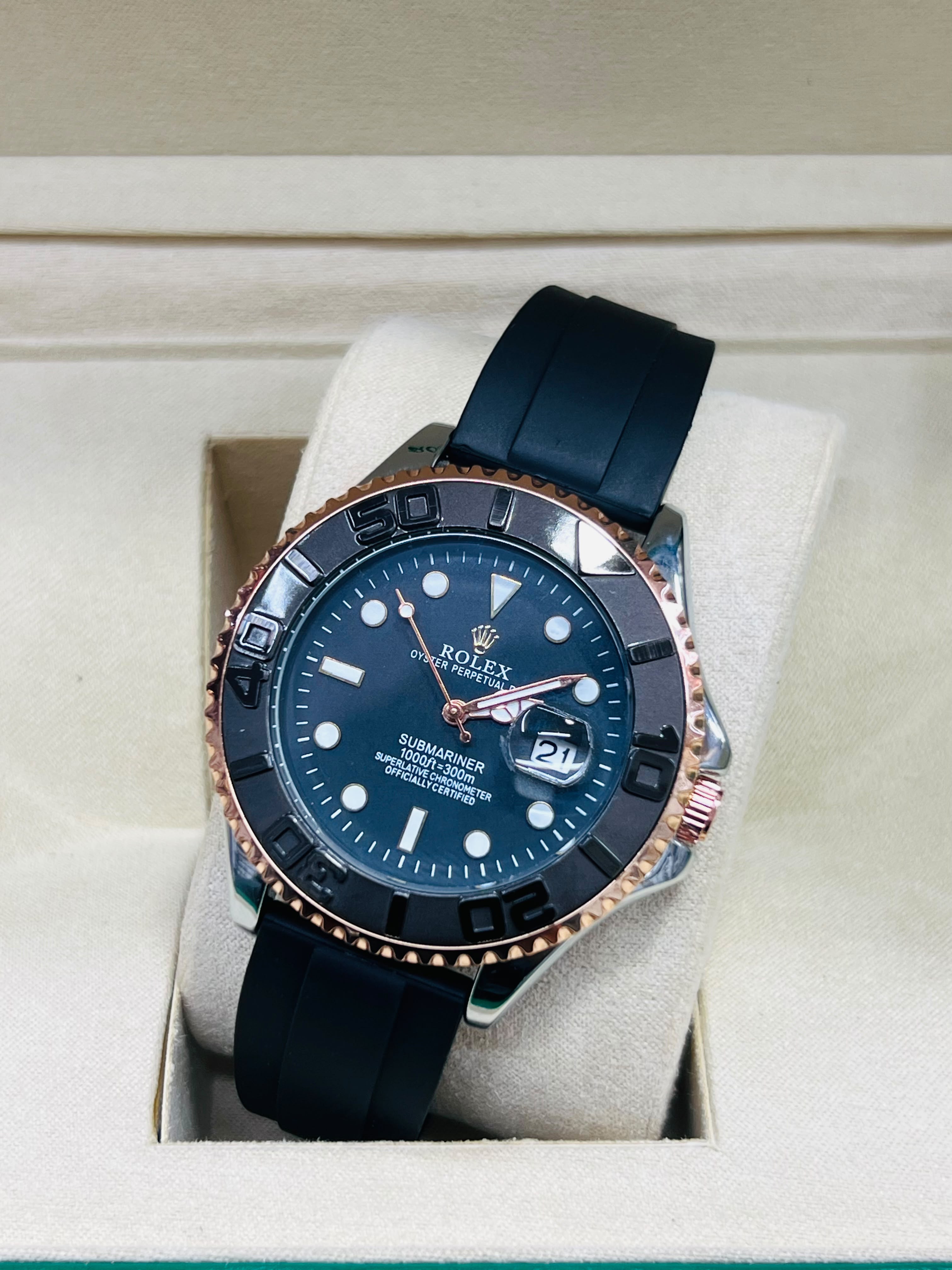 Rolex Submariner Date – Silver Case & Rose Gold Bezel Trim (Black Rubber Strap)